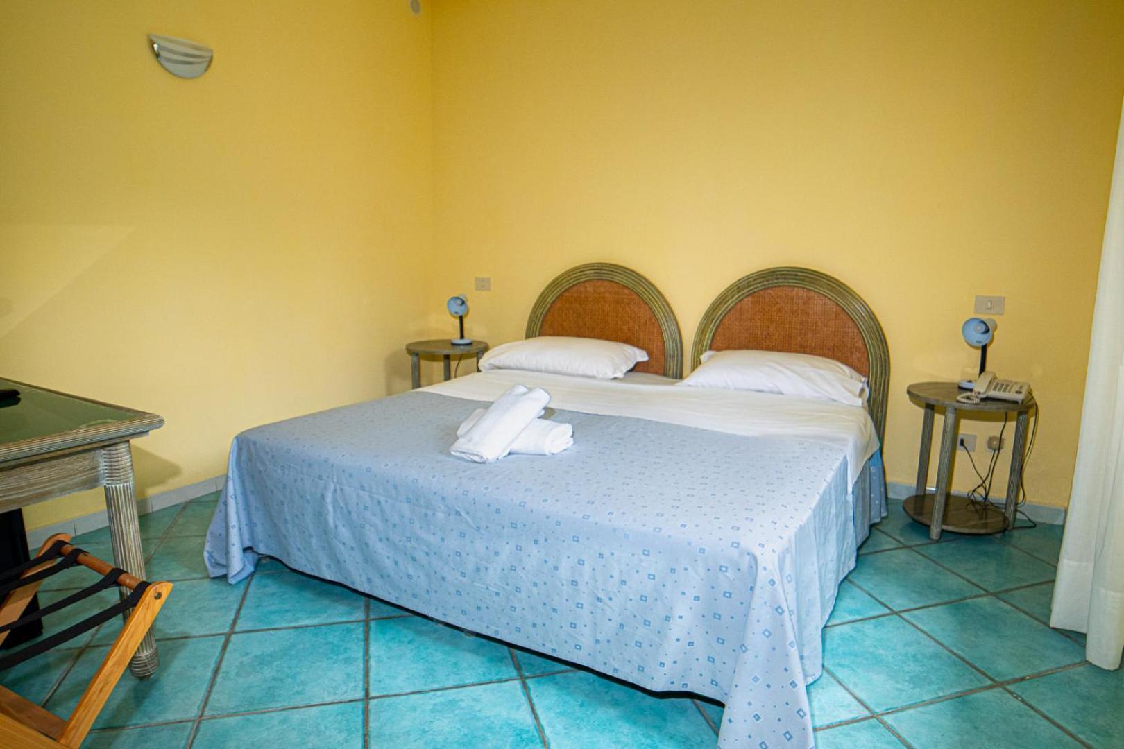 Hotel Oasi Castiglione Casamicciola Terme Oda fotoğraf